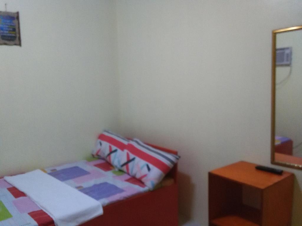 Aranas-Carillo Travellers Inn Kalibo Pokój zdjęcie